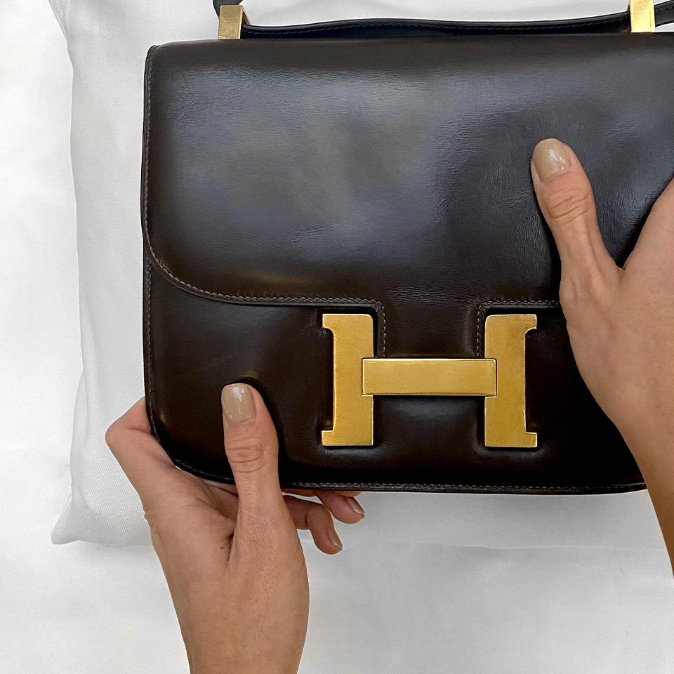 Un taller de relojero en Buy Cheap Luxury Goods