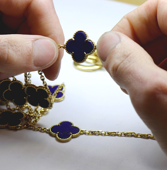 Die Uhrenwerkstatt von Buy Cheap Luxury Goods