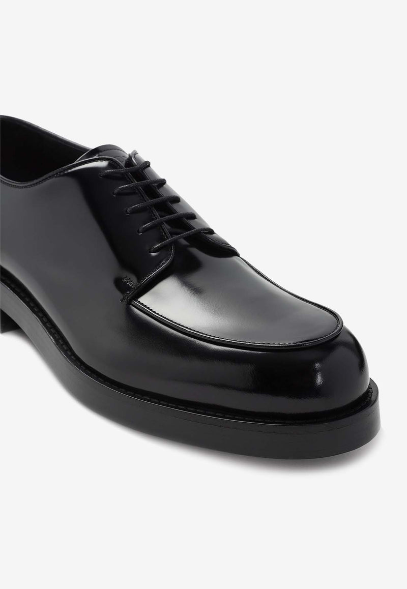 Lace-Up Shoes in Patent Leather