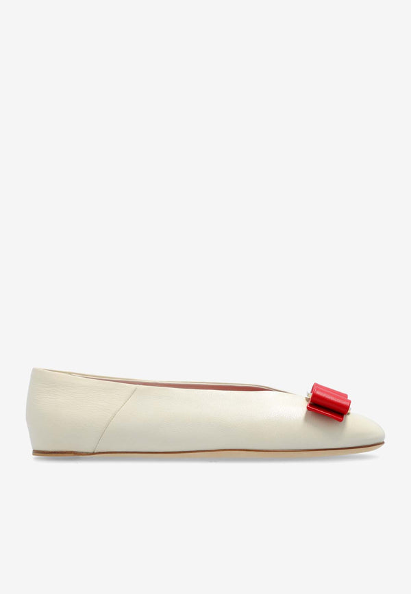 Salvatore Ferragamo Vanna Vara Bow Ballet Flats in Calf Leather Cream 01I217 VANNA 774797-MASCARPONE