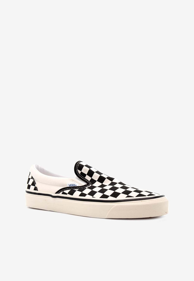 Vans Classic Checkerboard Slip-On 98 DX Sneakers White VN0A3JEXPU11_000_PU11