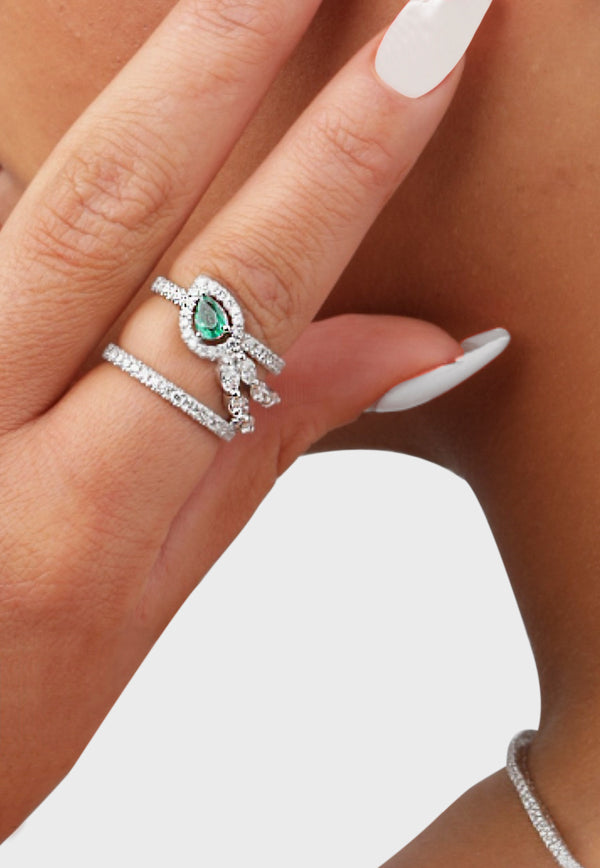 Dual-Band Ring in White Gold, Diamonds and Emerald