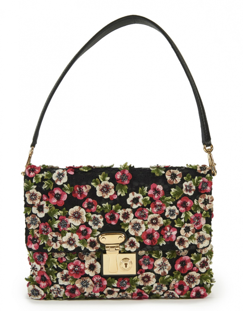 DOLCE & GABBANA,Sac,Cuir noir recouvert de dentelle noire et de broderies à motif de fleurs rose et beige et de feuillage vert,Garniture métal doré,Dimensions: 26 x 19 x 3 cm,Bandoulière amovible,Bag,Black leather covered with black lace and embroider