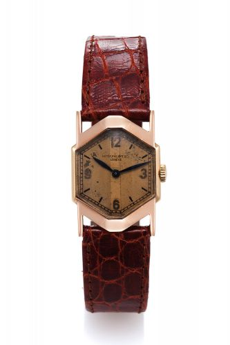 PATEK PHILIPPE REF. 472 OCTAGONAL PINK GOLD.Patek Philippe & Co, Geneve, movement No. 813903, case No..613200, Ref. 472. Movement made in 1926, encased in 1936.and sold on January 13th, 1937..Very fine and rare, octagonal 18K pink gold wristwatch with.a 1