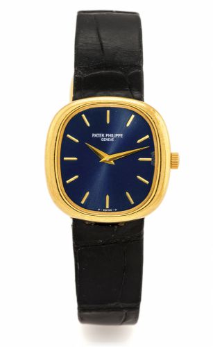 PATEK PHILIPPE REF. 4223.LADY'S YELLOW GOLD.Patek Philippe, Genève, No. 1278488, case No. 2766673.Ref. 4223. Made in the 1970s..Fine and elegant, 18K yellow gold lady's cushion-shaped.wristwatch with concealed lugs..Dial, case and movement signed.