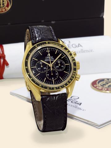 Apollo Soyuz.Omega, Speedmaster, Professional, No. 038, Ref. BA 145.0052. Made in a limited edition of 200 examples.in 1995 for the Italian market..Very fine and rare, asymmetric, water-resistant, 18K yellow gold wristwatch with round button chronograph, 