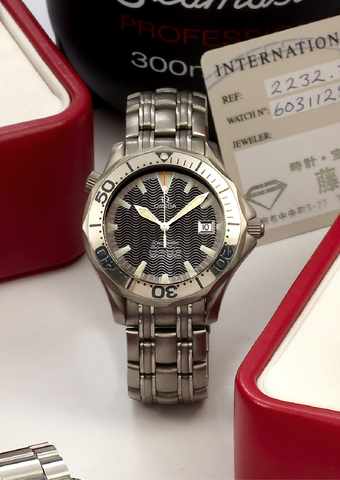 Omega, Seamaster Professional Chronometer, 300 m/1000 ft.No. 0668/1848, Ref. 2232.30. Made in a limited edition of 1848 pieces to celebrate the 150th anniversary of.Omega in 1998..Fine, center seconds, self-winding, water resistant to 300m/1000ft, titaniu