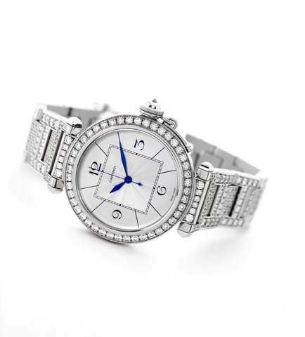 Cartier - Pasha - White Gold & Diamonds.Cartier, Pasha, Ref. 2765. Made circa 2005..Very fine, center seconds, self-winding, water-resistant, diamond-set 18K white gold wristwatch with an 18K white gold Cartier link.bracelet with concealed double deployan