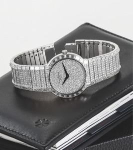 VACHERON CONSTANTIN REF. 39548/ 988 Platinum & All Diamond. Vacheron Constantin, Geneve, No. 732537, case No. 616316, Ref. 39548/ 988. Made in 1991.. Extremely fine and important, platinum and diamond-set water-resistant wristwatch with. an integral Vache