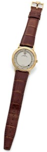 VACHERON CONSTANTIN VACHERON CONSTANTIN Heure sautante. Réf 43040 en or jaune. Fond saphir.
