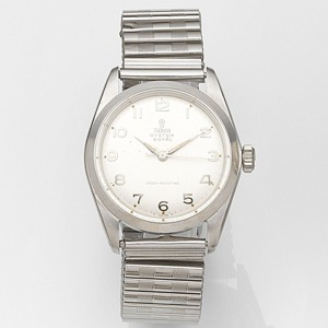 Oyster Royal, Ref:7934, Case No.473233, Circa 1965 17-jewel Cal.1156 manual wind movement, silvered dial with applied polished Arabic numerals, black outer minute divisions with luminous dot five minute markers, polished dagger hands with luminous inserts