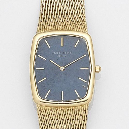 Patek Philippe. An 18ct gold quartz bracelet watch