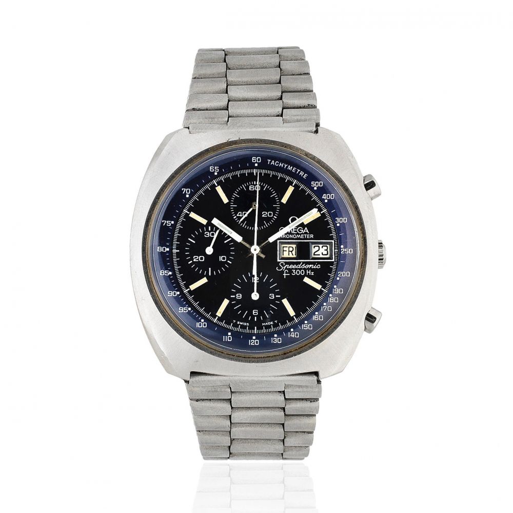 Omega. A stainless steel quartz calendar chronograph bracelet watch