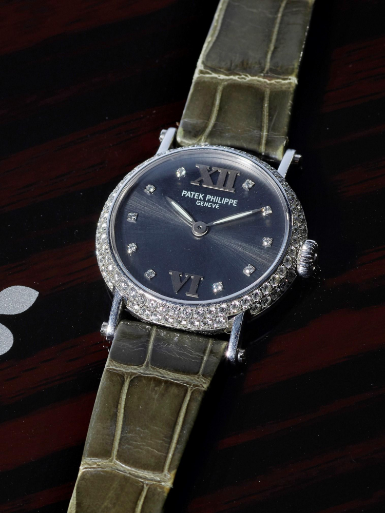 PATEK PHILIPPE | REF.4861, A FINE LADY'S WHITE GOLD AND DIAMOND-SET WRISTWATCH, CIRCA 2000