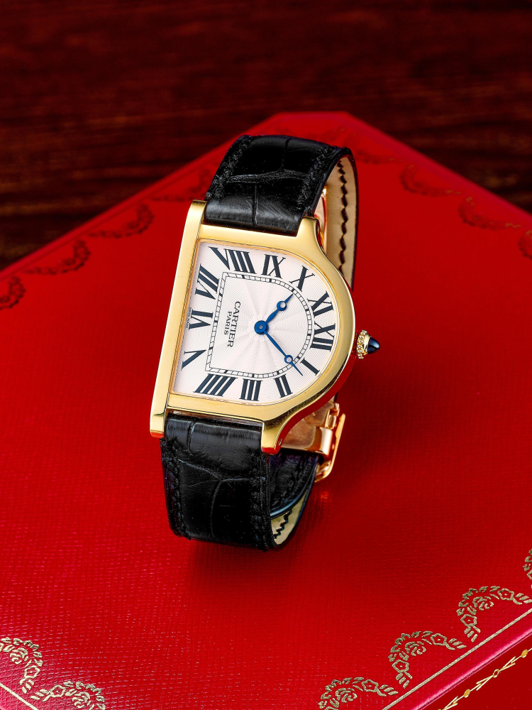 CARTIER | CPCP CLOCHE, REF.2841, A RARE AND ICONIC LIMITED EDITION YELLOW GOLD WRISTWATCH, CIRCA 2000
