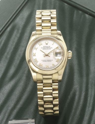 Rolex. A lady's 18ct rose gold automatic calendar bracelet watch