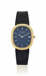 PATEK PHILIPPE. AN ELEGANT 18K GOLD OVAL WRISTWATCH WITH DATE, HOBNAIL BEZEL AND CERTIFICATE