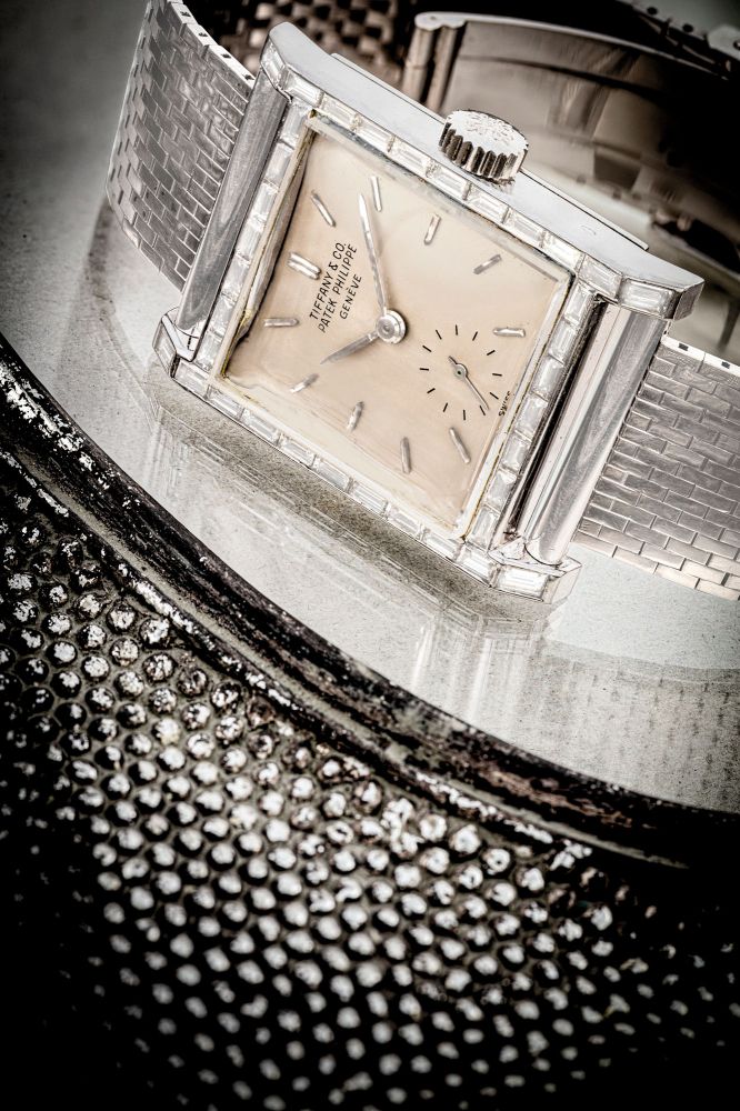 PATEK PHILIPPE. A SUPERB AND VERY RARE PLATINUM AND BAGUETTE-CUT DIAMOND-SET WRISTWATCH WITH DETACHABLE TIFFANY & CO. BRACELET