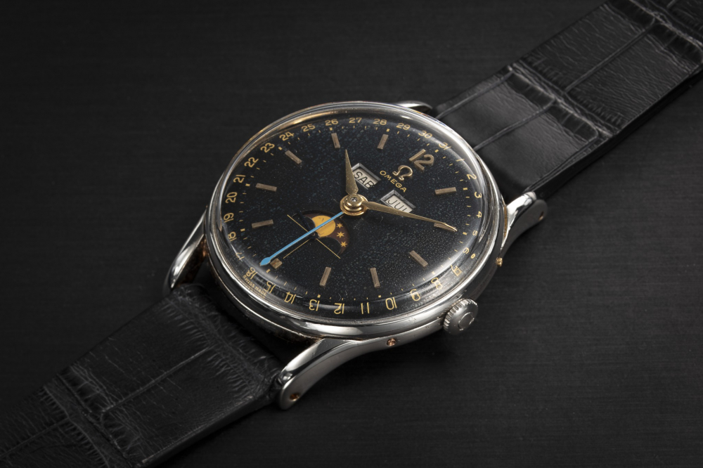 OMEGA COSMIC REF. CK 2471, A STEEL TRIPLE CALENDAR WRISTWATCH - MOVEMENT