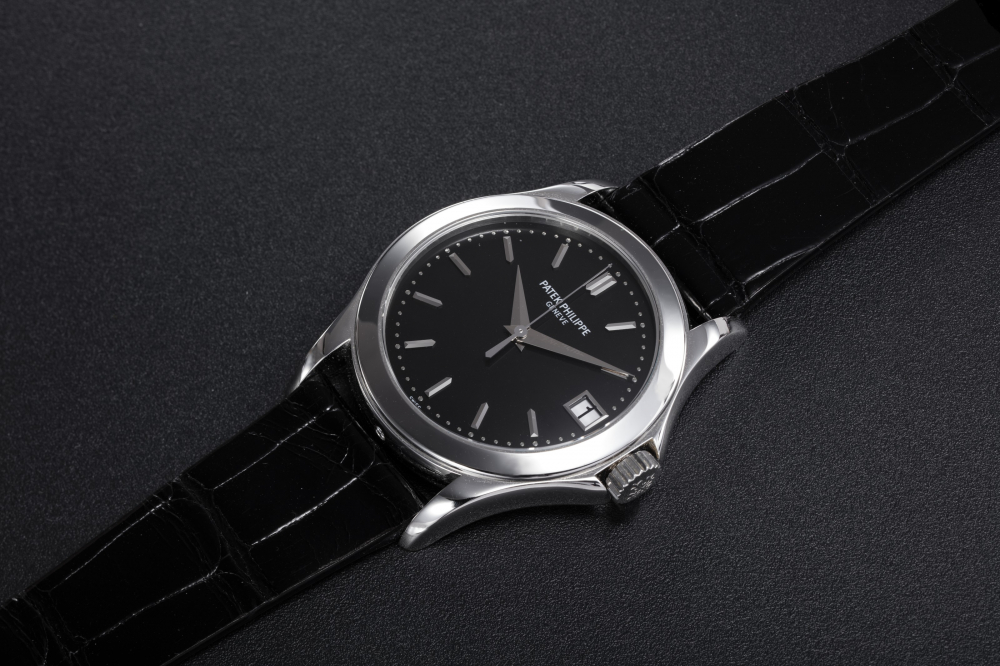 PATEK PHILIPPE, REF. 5107P-001, A PLATINUM SELF-WINDING CALATRAVA DRESS WATCH - CASE