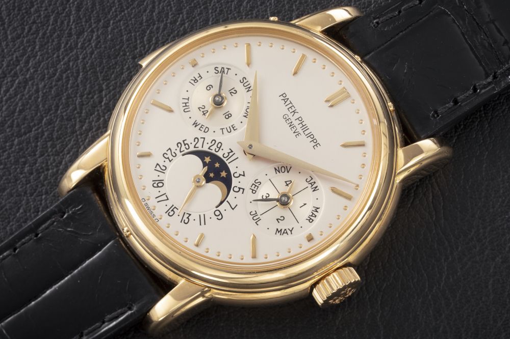 PATEK PHILIPPE, REF. 3974J, A GOLD MINUTE REPEATER PERPETUAL CALENDAR WRISTWATCH - CASE