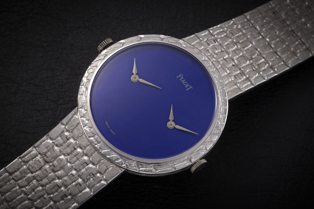 PIAGET, REF. 612103 A 8, A VERY RARE GOLD DUAL TIME WRISTWATCH WITH LAPIS LAZULI DIAL - CASE