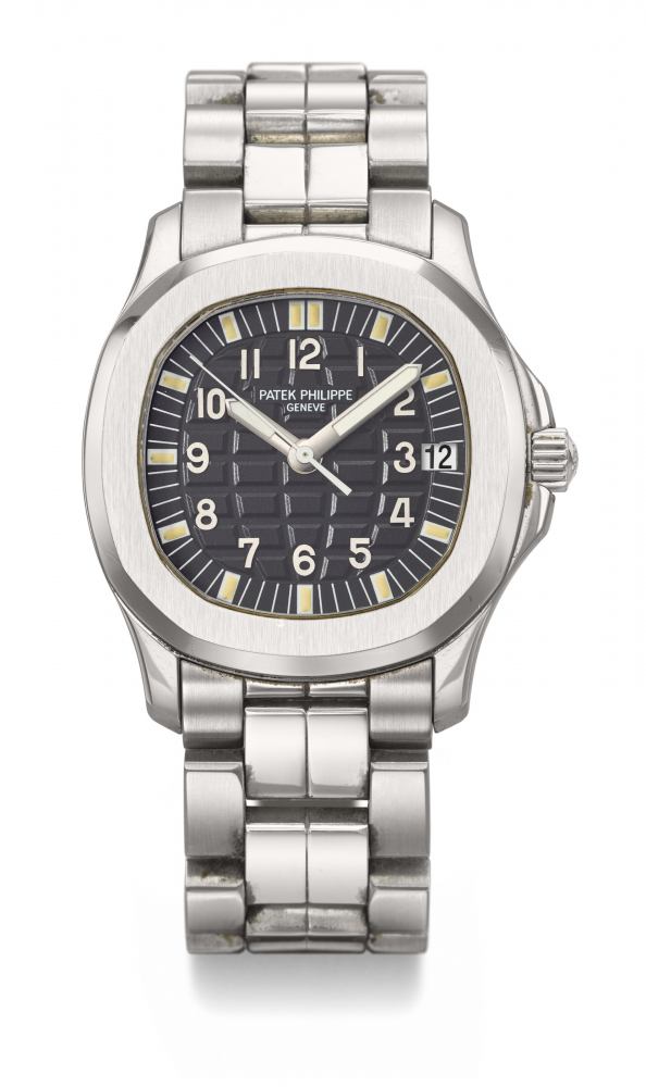 PATEK PHILIPPE. AN ATTRACTIVE STAINLESS STEEL AUTOMATIC WRISTWATCH WITH SWEEP CENTRE SECONDS, DATE AND BRACELET