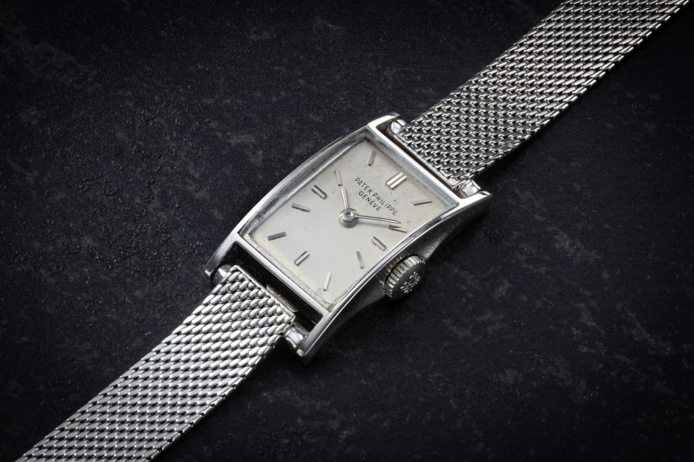 PATEK PHILIPPE, REF. 3257, AN INTERESTING AND ATTRACTIVE WHITE GOLD LADIES WRISTWATCH, CASE NUMBER: 698'549, MOVEMENT NUMBER: 949'834 | Christie’s