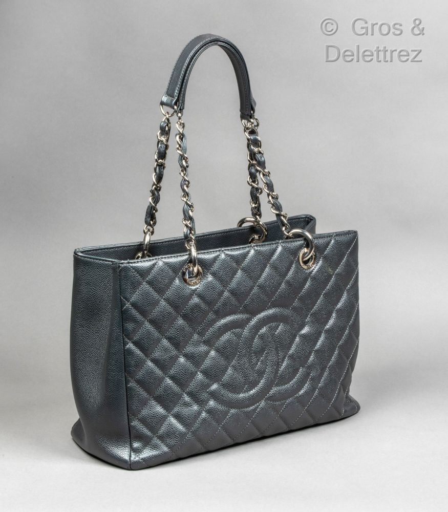 CHANEL par Karl Lagerfeld,Circa 2013,Sac... - Lot 318 - Gros & Delettrez