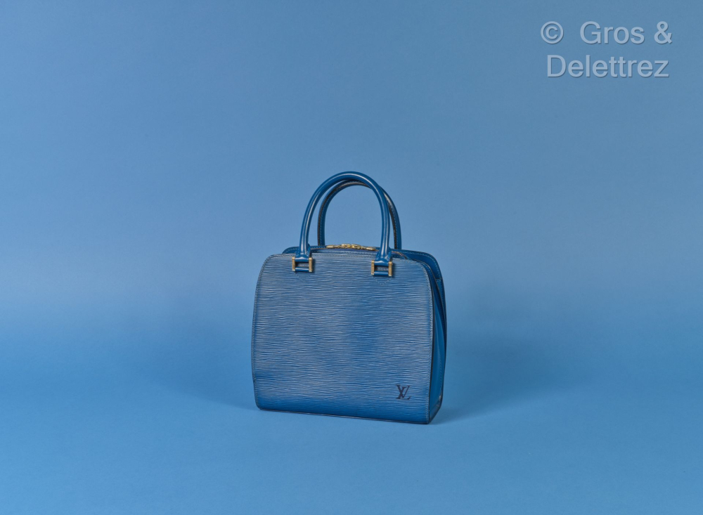 Louis VUITTON Sac "Pont-Neuf" 25cm en cuir... - Lot 93 - Gros & Delettrez
