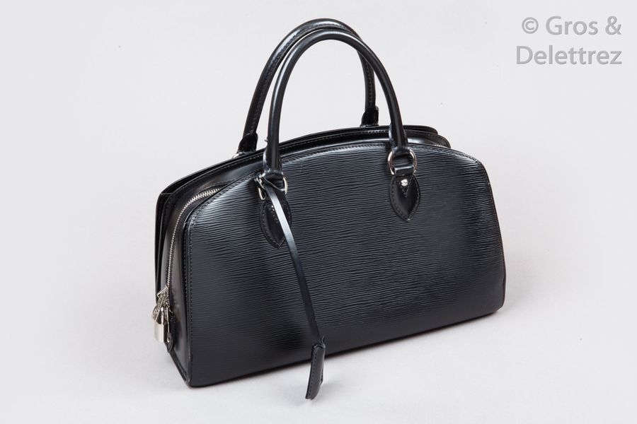 Louis Vuitton Pont Neuf