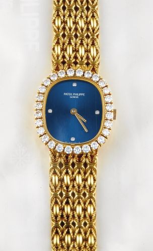 Patek Philippe.A LADY'S YELLOW GOLD AND DIAMOND-SET CUSHION-FORM BRACELET WATCH REF 4734/1J MVT 1608871 CASE 2871257 ELLIPSE MADE IN 1989.A LADY'S YELLOW GOLD AND DIAMOND-SET CUSHION-FORM BRACELET WATCH REF 4734/1J MVT 1608871 CASE 2871257 ELLIPSE MADE IN
